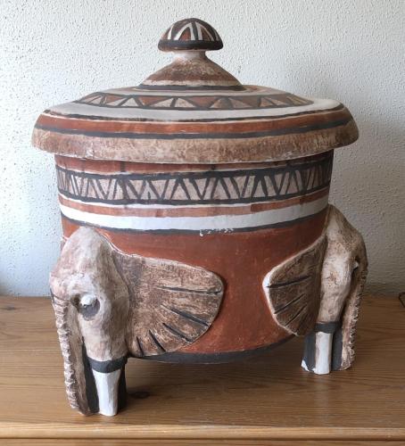 Elephant pot